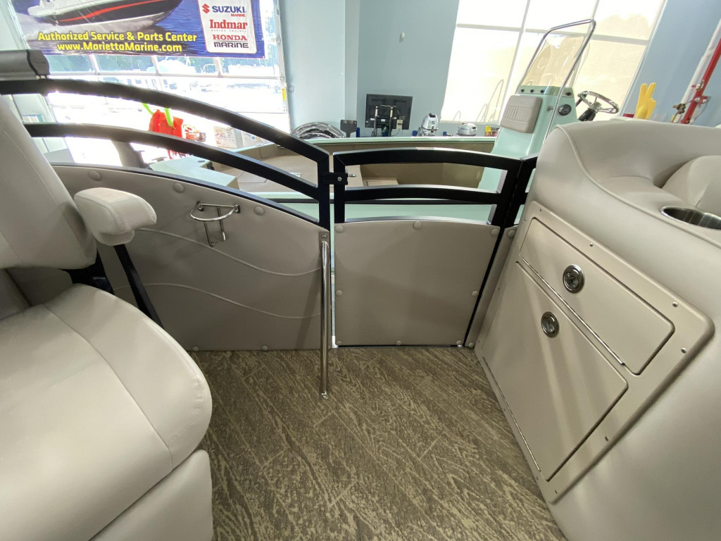 JC Tritoon Neptoon 23TT Sport w Suzuki 250HP