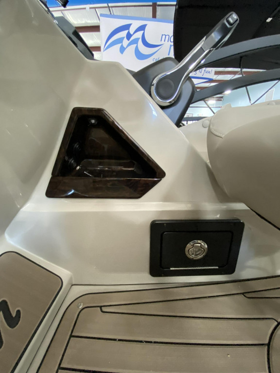 JC Tritoon Neptoon 23TT Sport w Suzuki 250HP