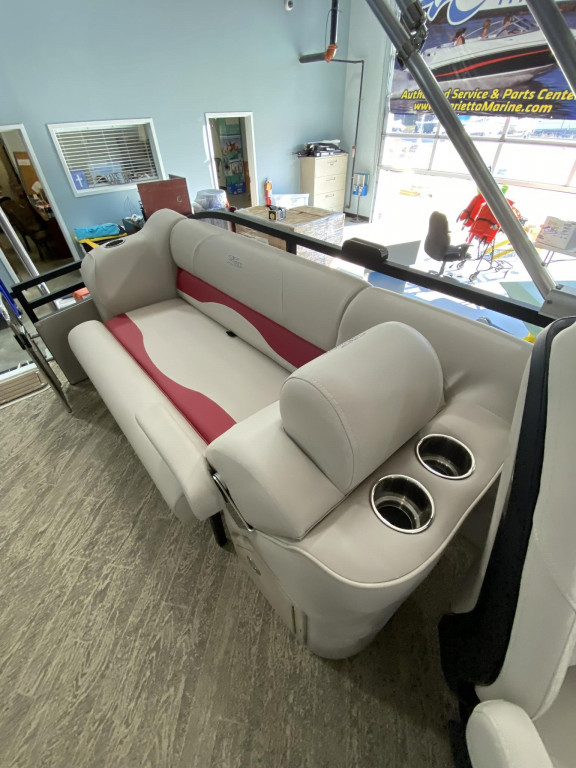 JC Tritoon Neptoon 23TT Sport w Suzuki 250HP