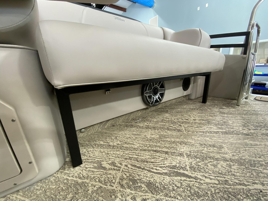 JC Tritoon Neptoon 23TT Sport w Suzuki 250HP