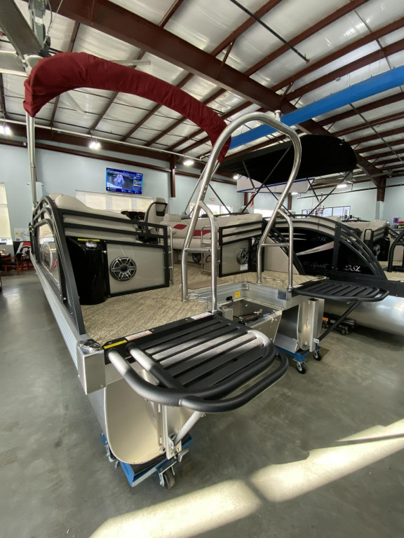 JC Tritoon Neptoon 23TT Sport w Suzuki 250HP