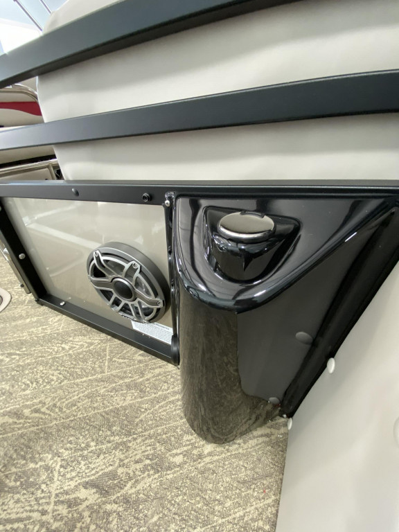 JC Tritoon Neptoon 23TT Sport w Suzuki 250HP