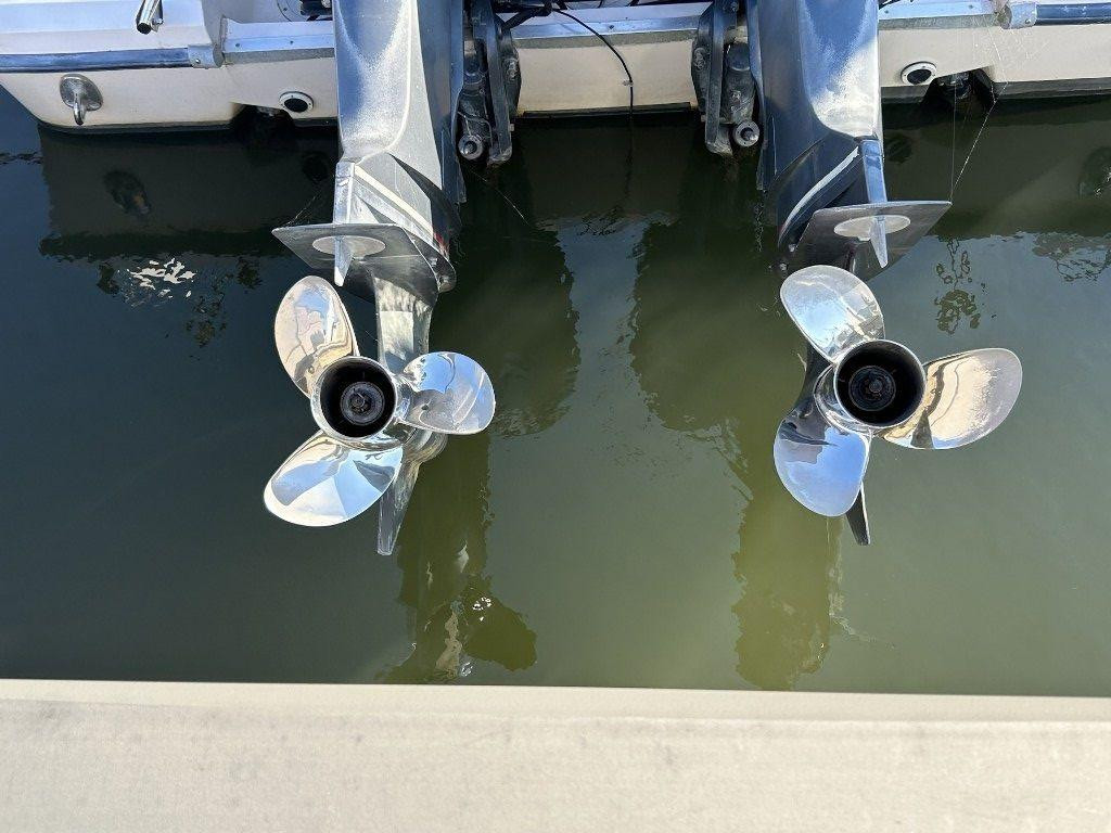 Grady White Marlin 300