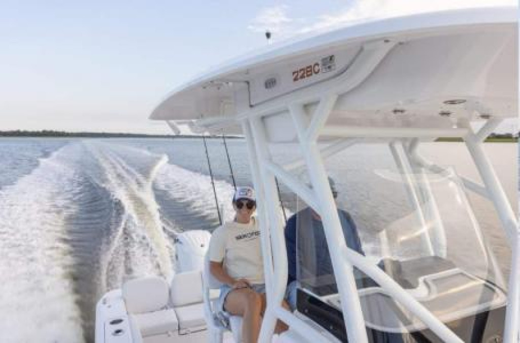 Sea Fox 228 Commander