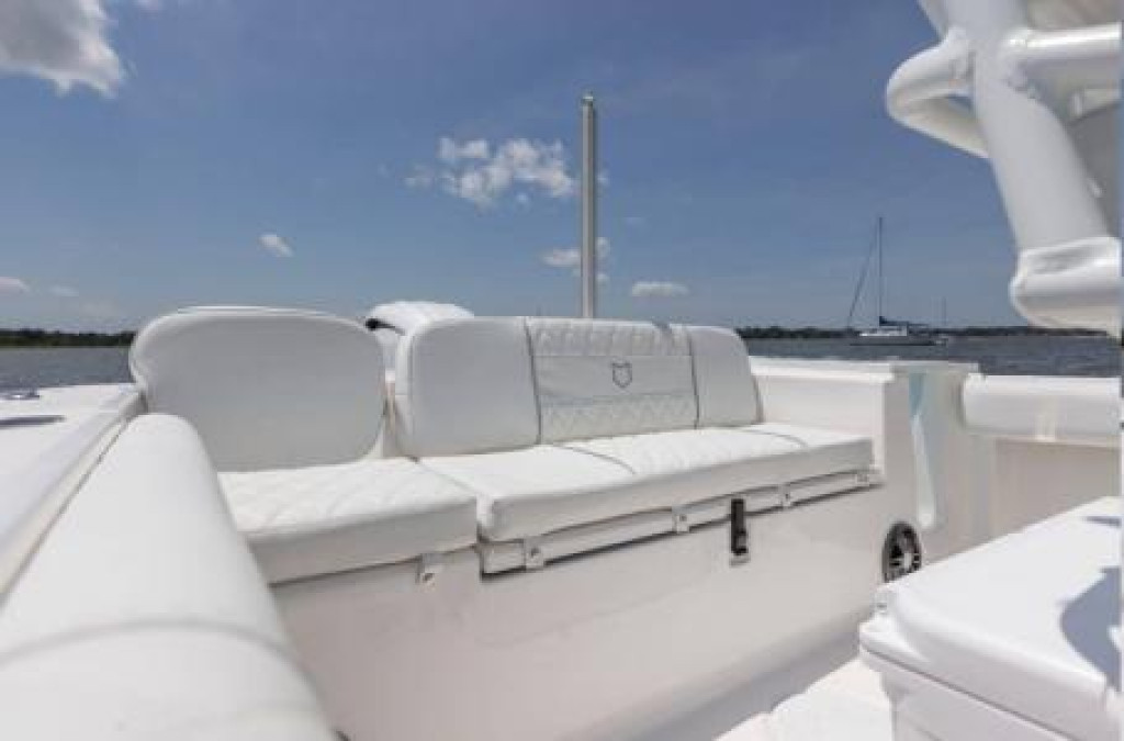 Sea Fox 228 Commander