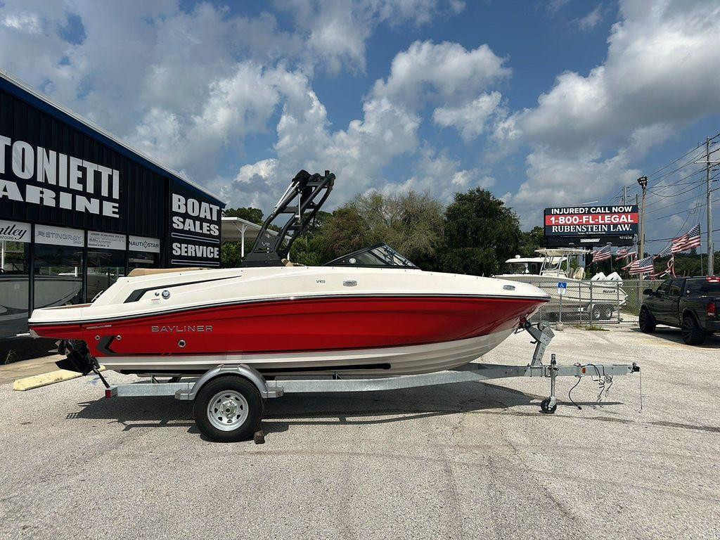 Bayliner VR5 Bowrider I O