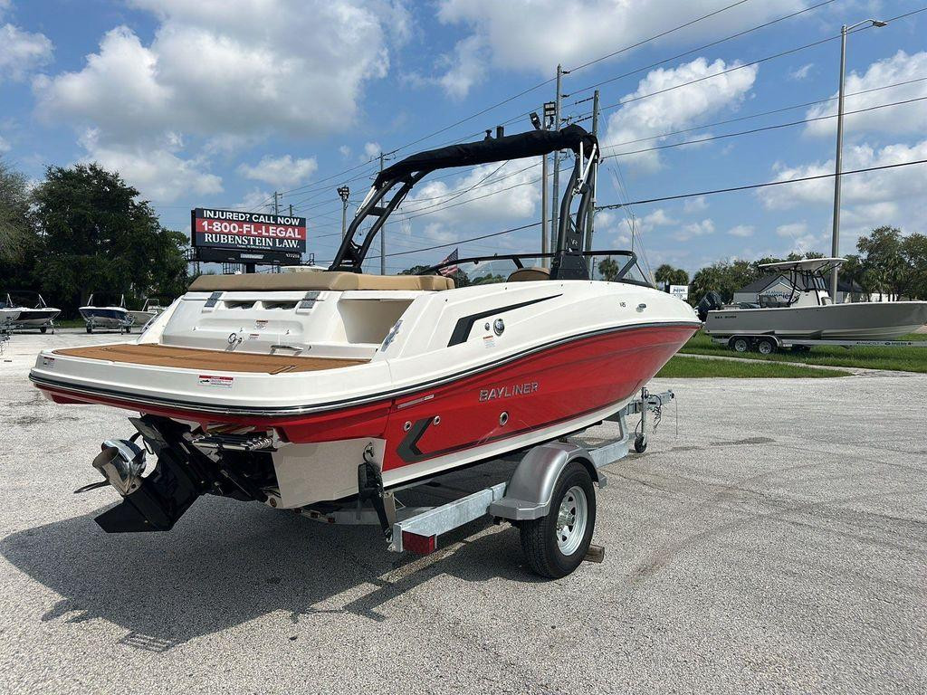 Bayliner VR5 Bowrider I O