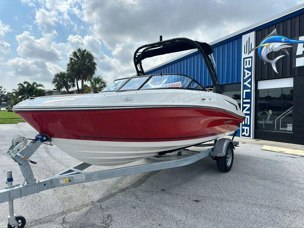 Bayliner VR5 Bowrider I O