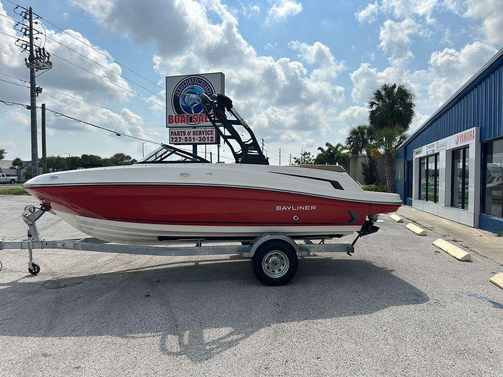 Bayliner VR5 Bowrider I O