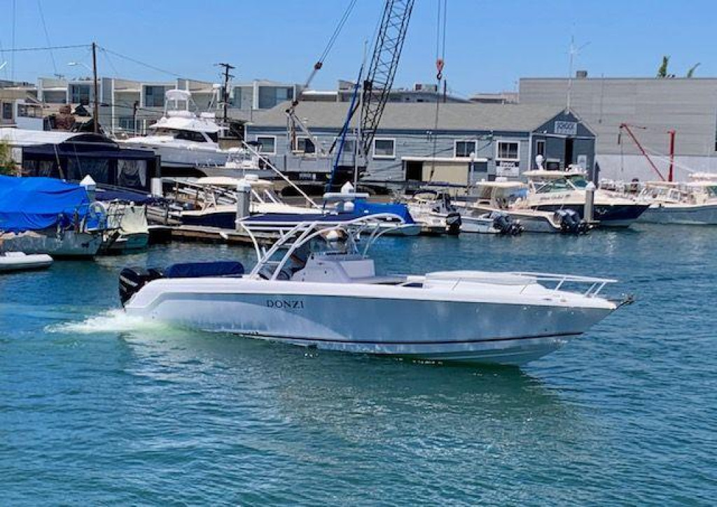 Donzi 38 ZFX CUDDY