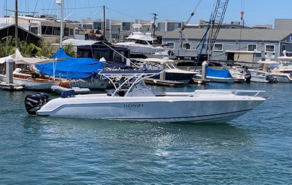 Donzi 38 ZFX CUDDY