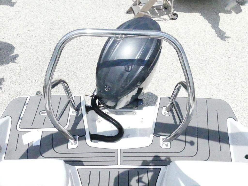 Hurricane SunDeck 2050