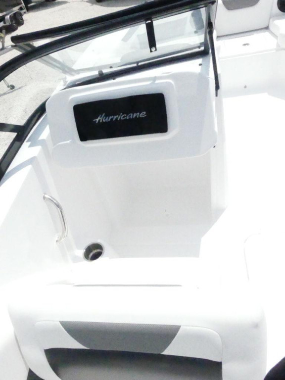 Hurricane SunDeck 2050