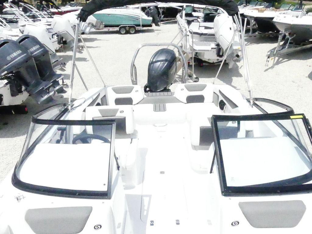 Hurricane SunDeck 2050