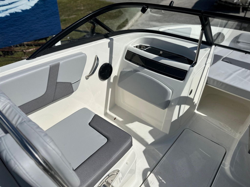 Bayliner VR5 Bowrider OB