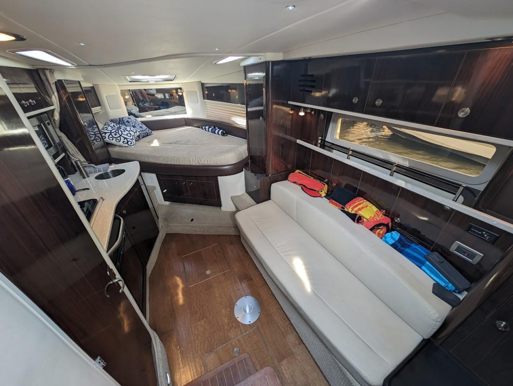 Sea Ray 330 Sundancer