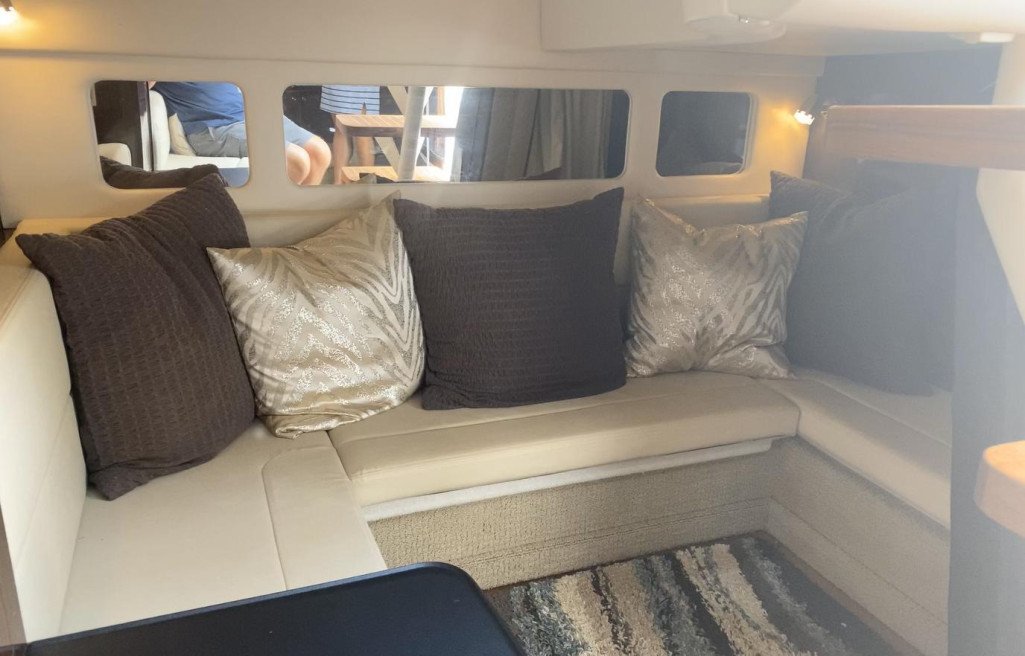 Sea Ray 330 Sundancer