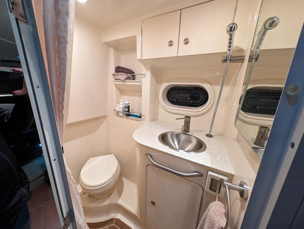 Sea Ray 330 Sundancer