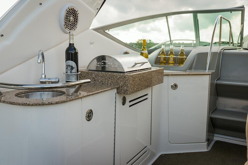 Sea Ray 330 Sundancer