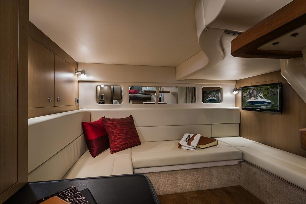 Sea Ray 330 Sundancer