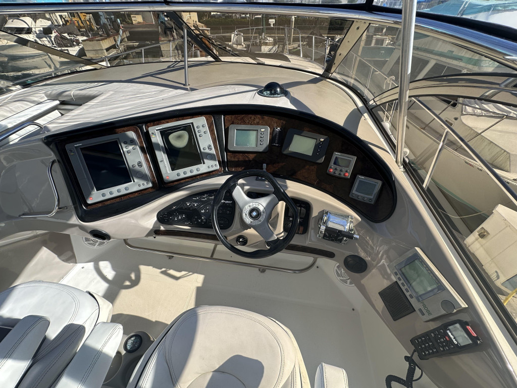 Cruisers 5370 Express