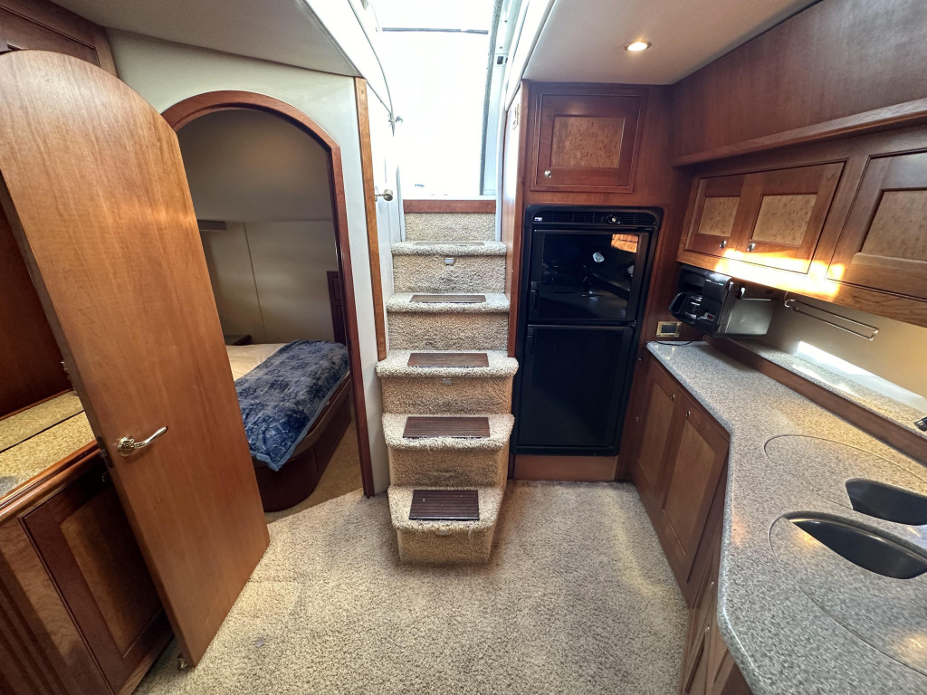 Cruisers 5370 Express