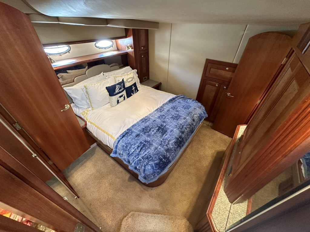 Cruisers 5370 Express