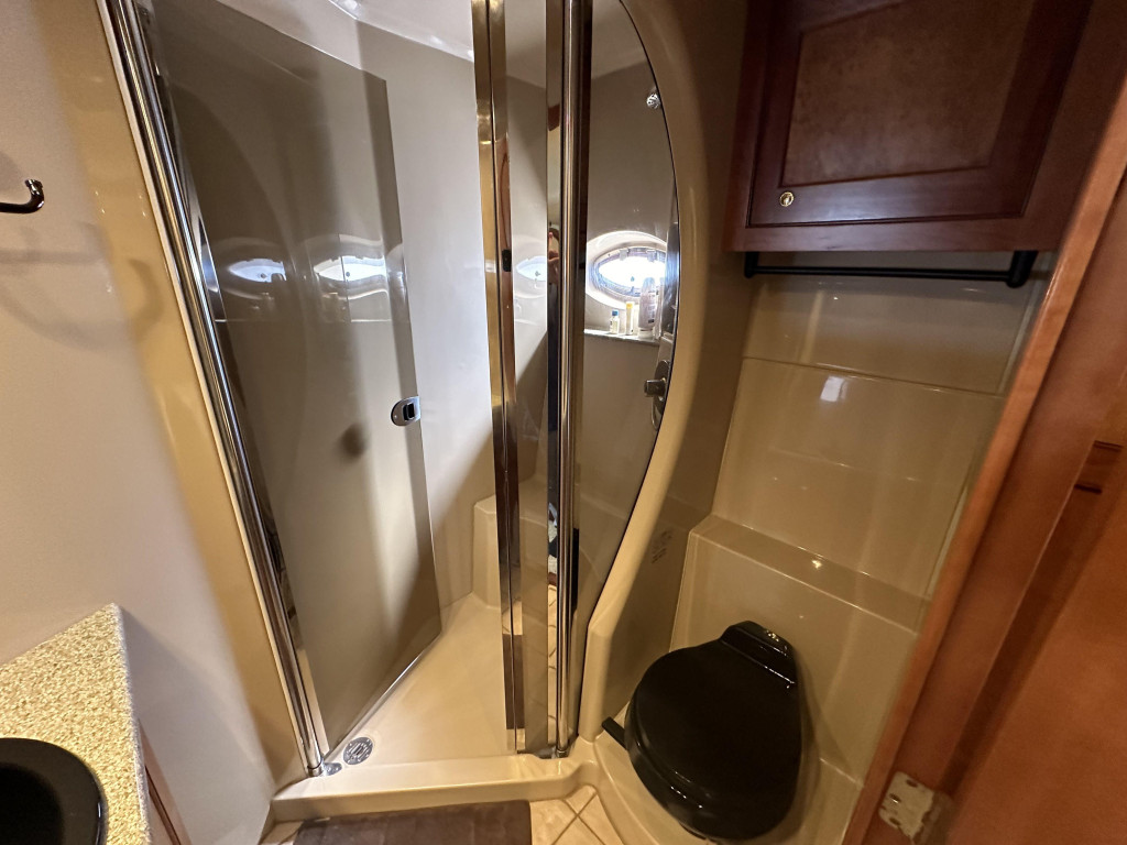 Cruisers 5370 Express