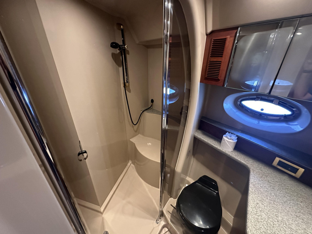 Cruisers 5370 Express