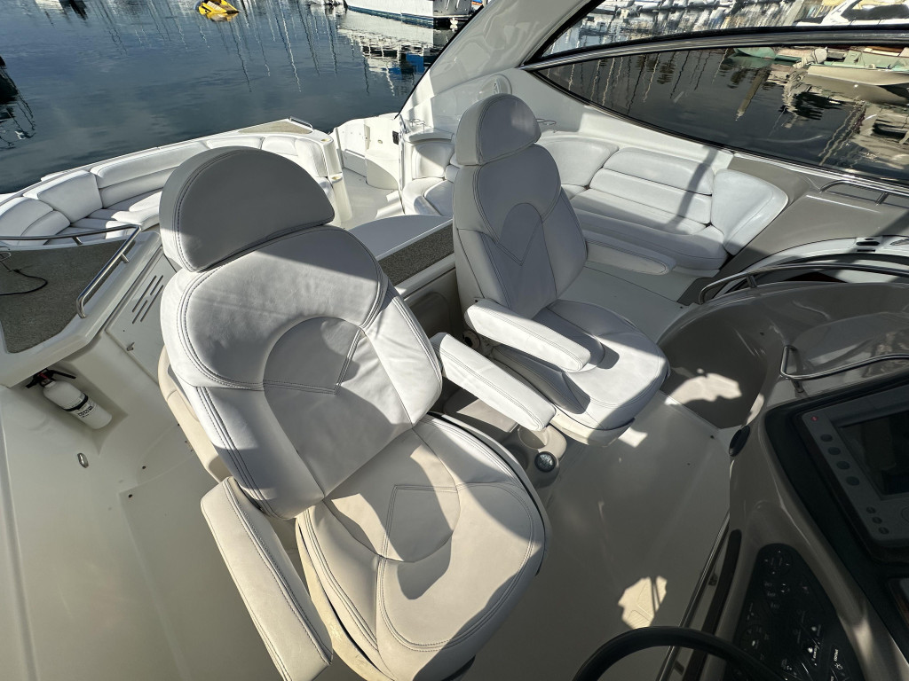 Cruisers 5370 Express