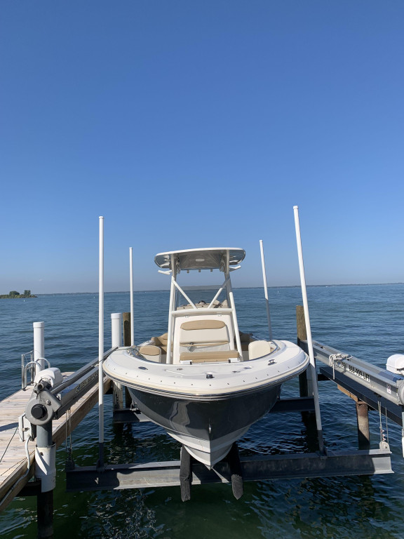 Pioneer 222 ISLANDER