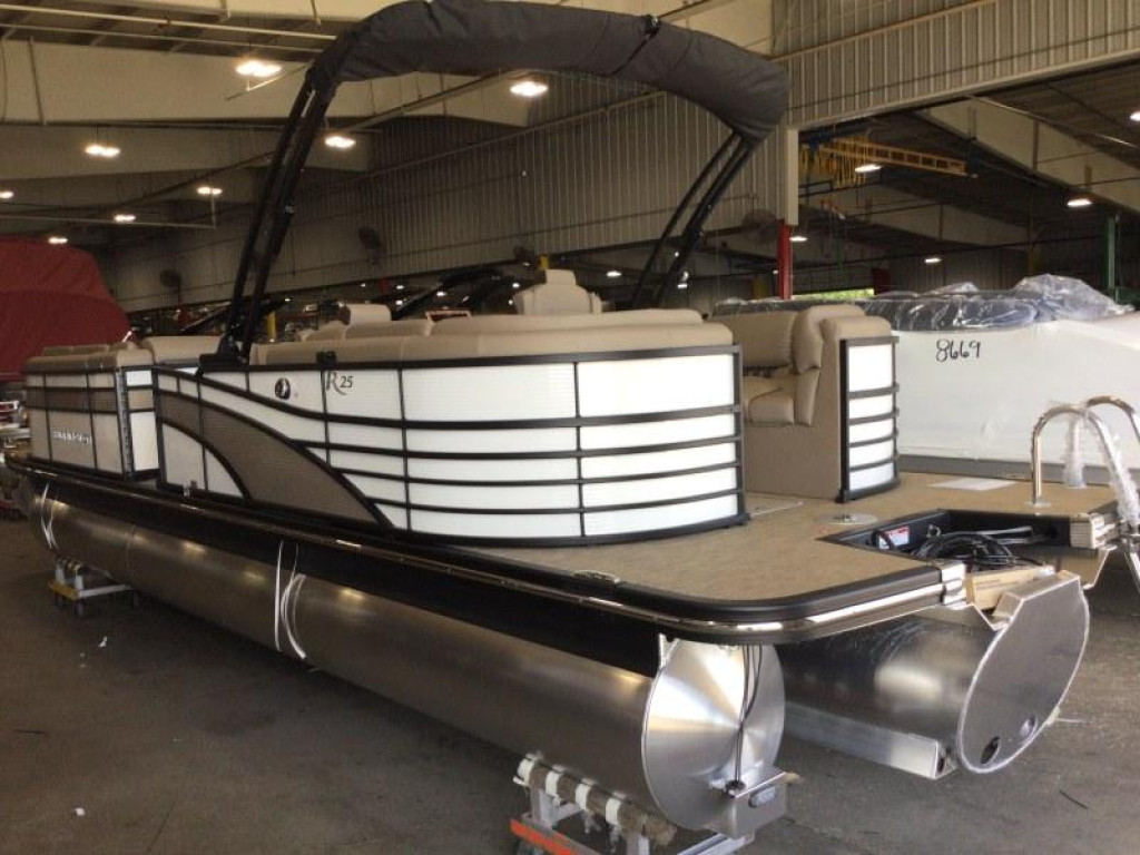 Bennington 25 RSR Tri