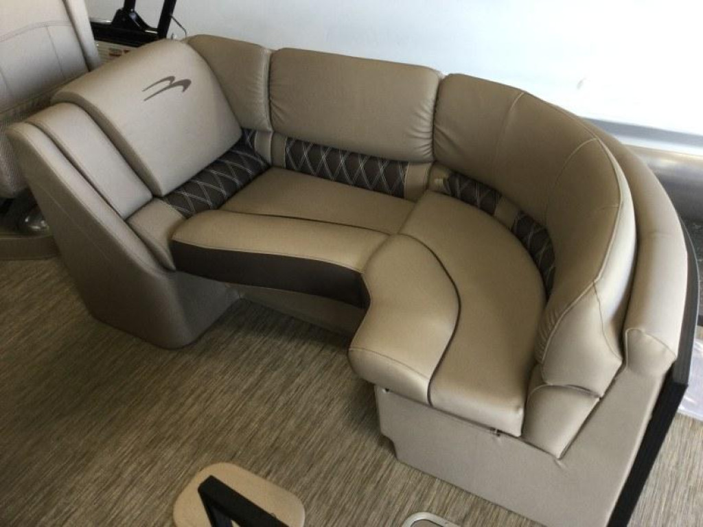 Bennington 25 RSR Tri