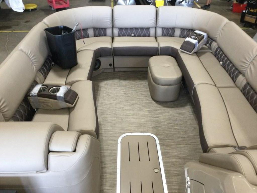 Bennington 25 RSR Tri