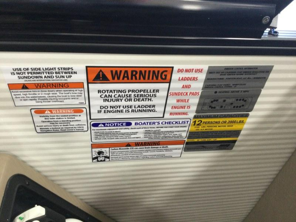 Bennington 25 RSR Tri