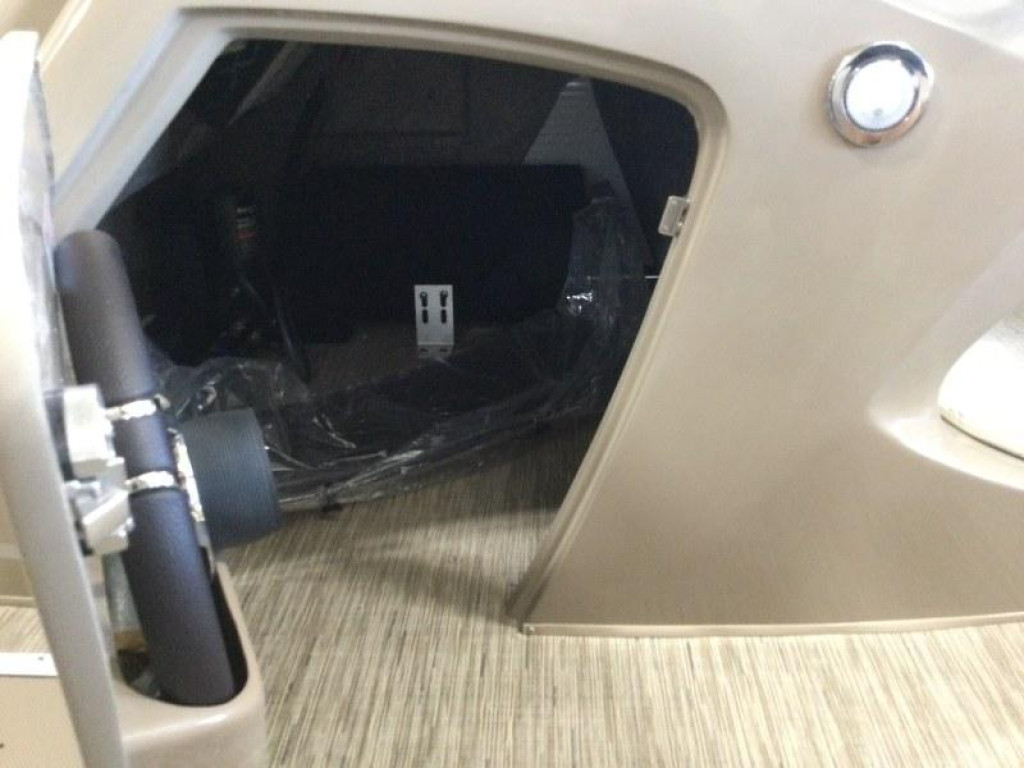 Bennington 25 RSR Tri