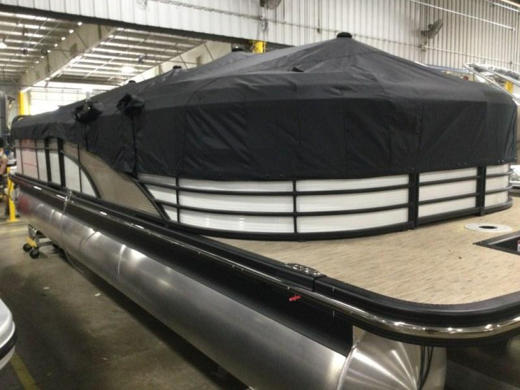 Bennington 25 RSR Tri