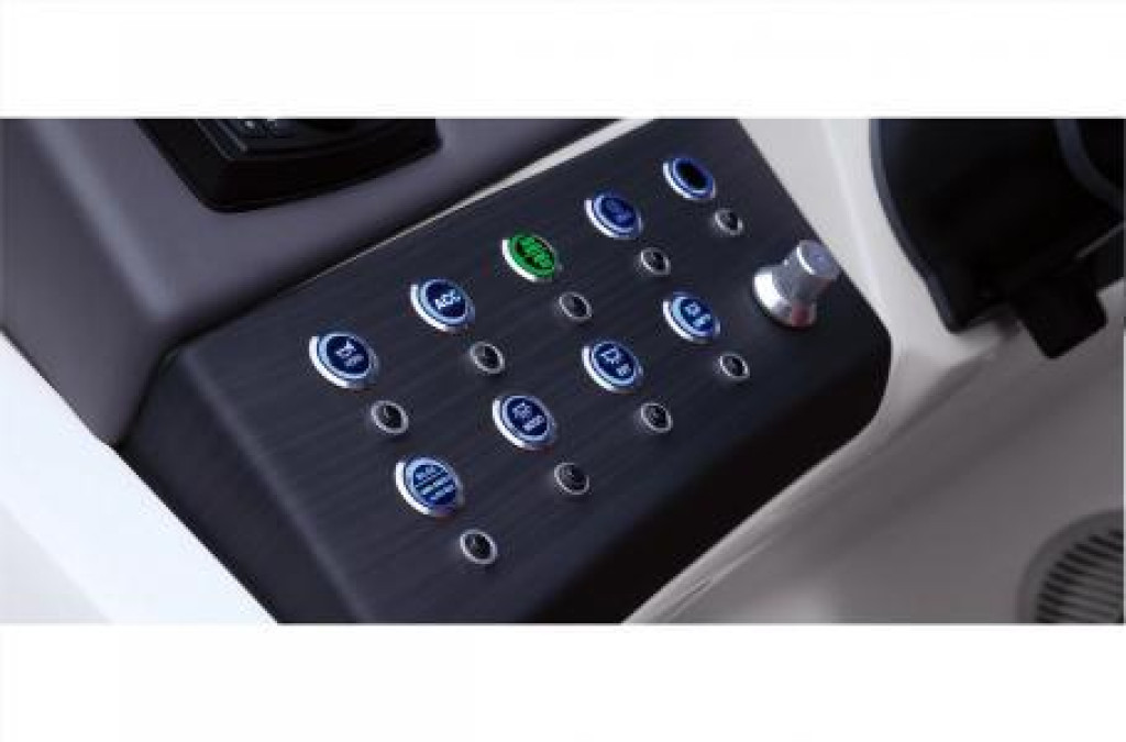 Bennington 25 RSR Tri