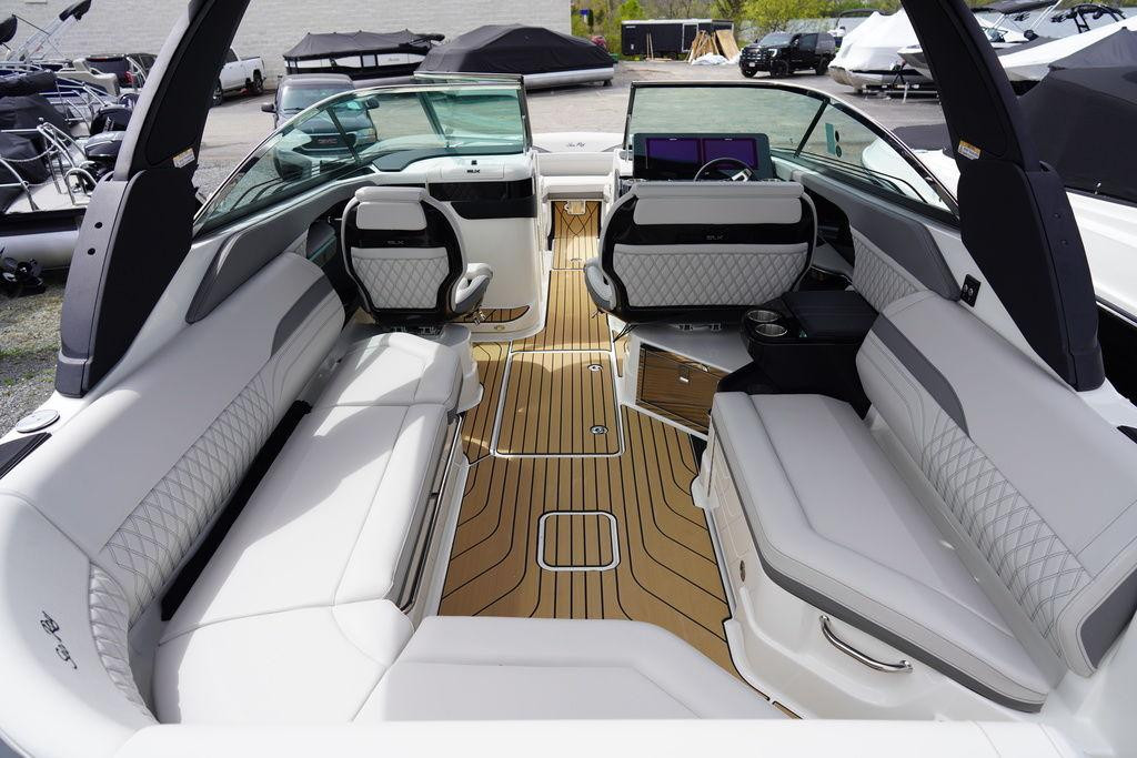 Sea Ray SLX
