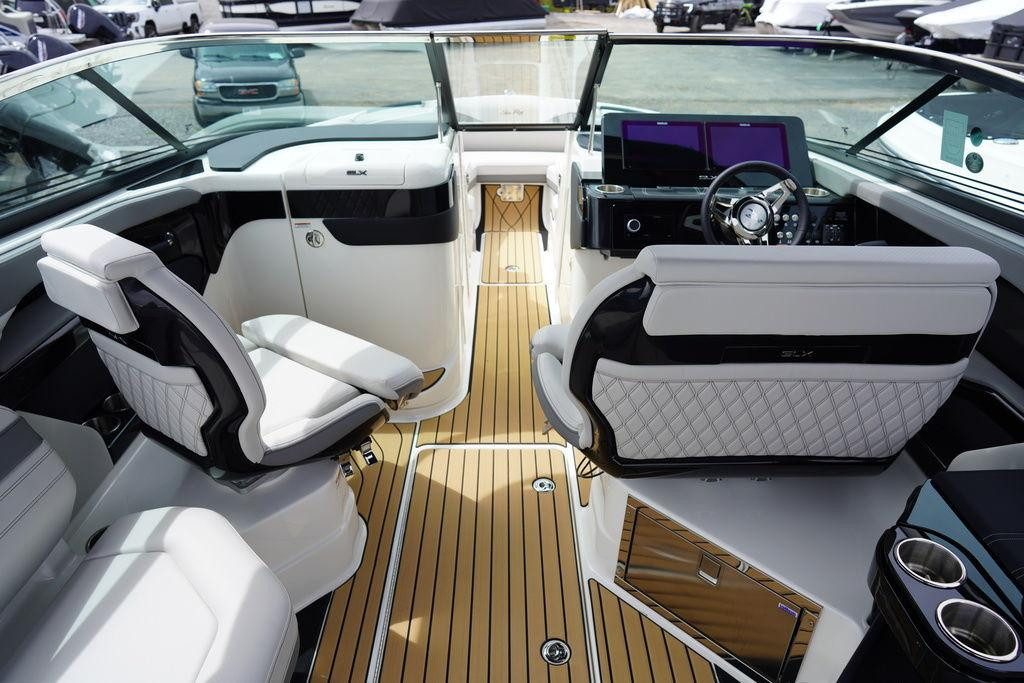 Sea Ray SLX