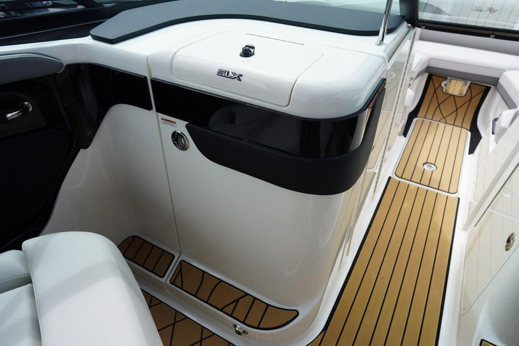 Sea Ray SLX