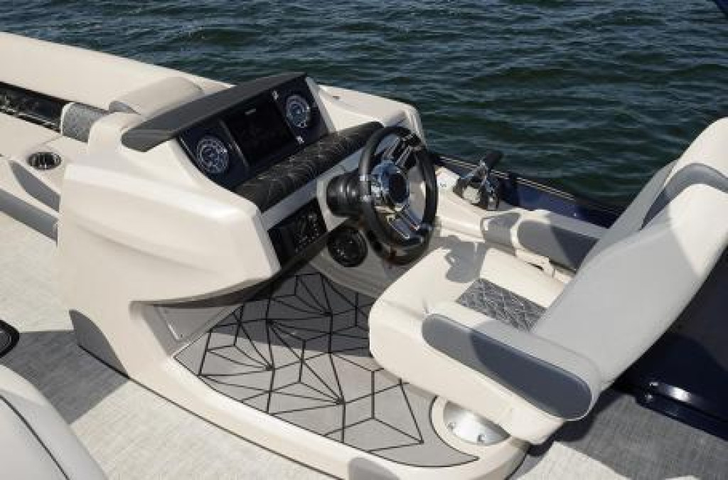 Harris Grand Mariner 230 Tri