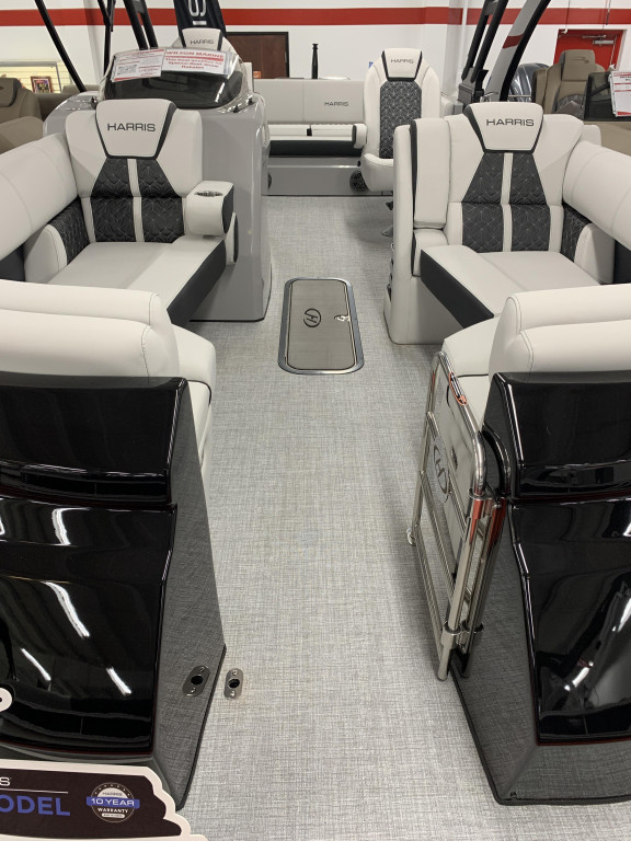 Harris Grand Mariner 230 Tri