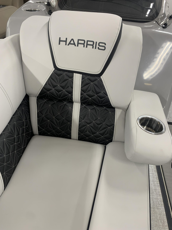 Harris Grand Mariner 230 Tri