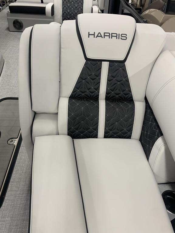 Harris Grand Mariner 230 Tri