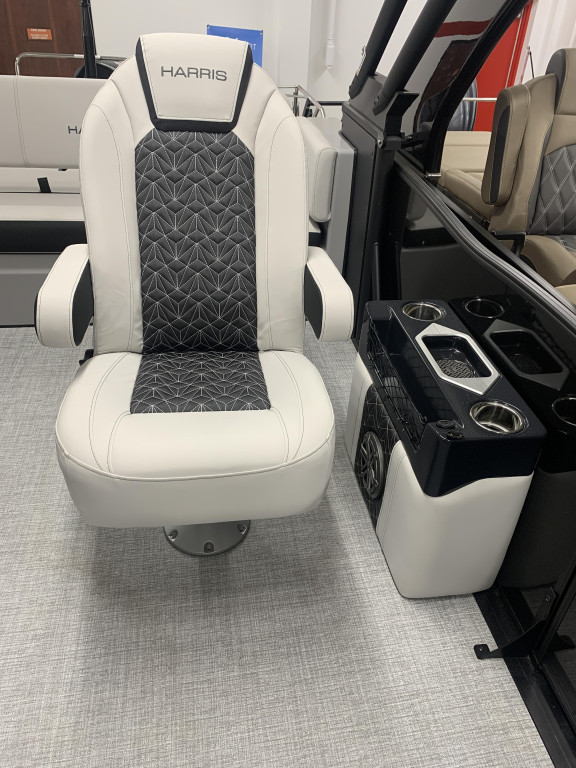 Harris Grand Mariner 230 Tri