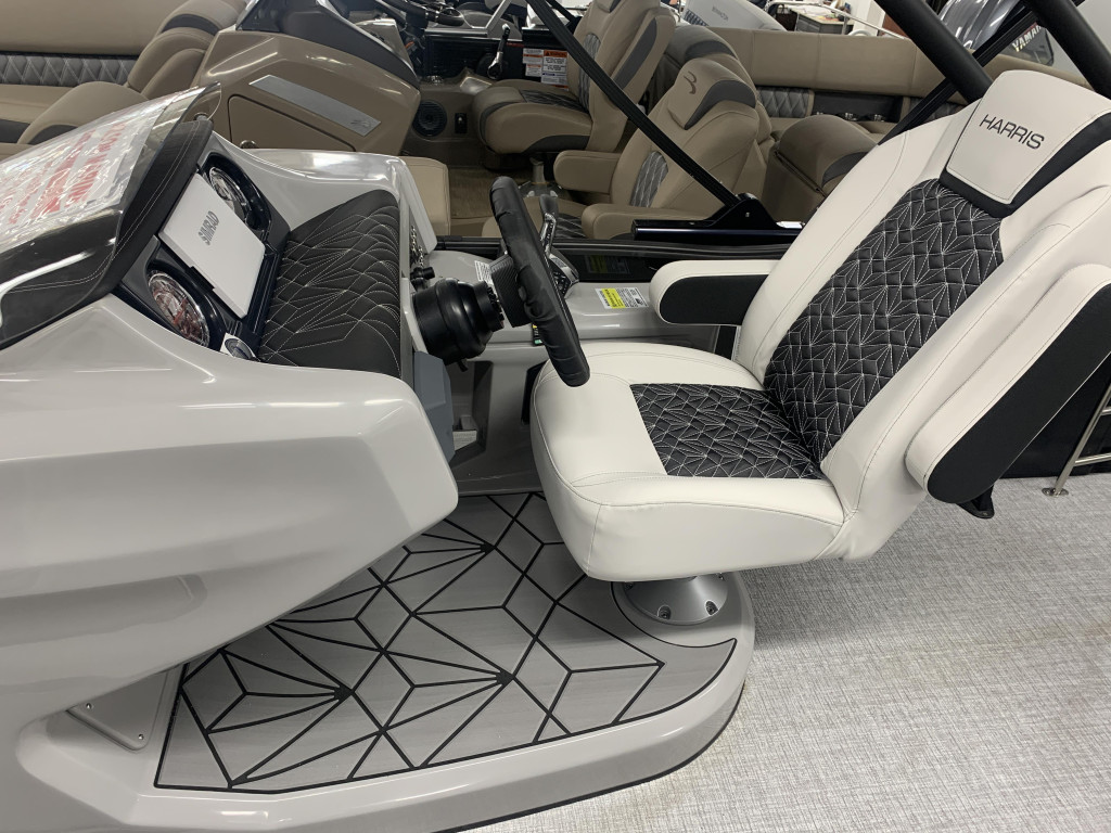 Harris Grand Mariner 230 Tri