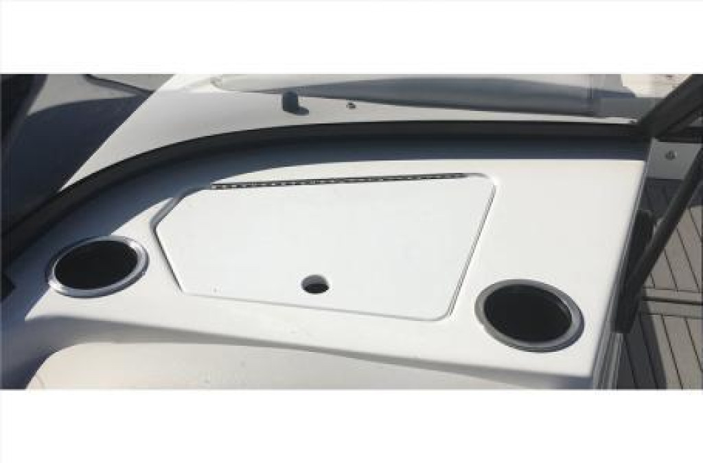 Hurricane SunDeck 187 IO