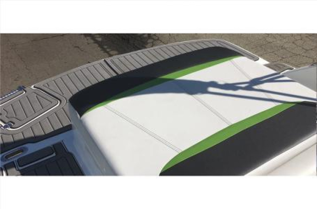 Hurricane SunDeck 187 IO