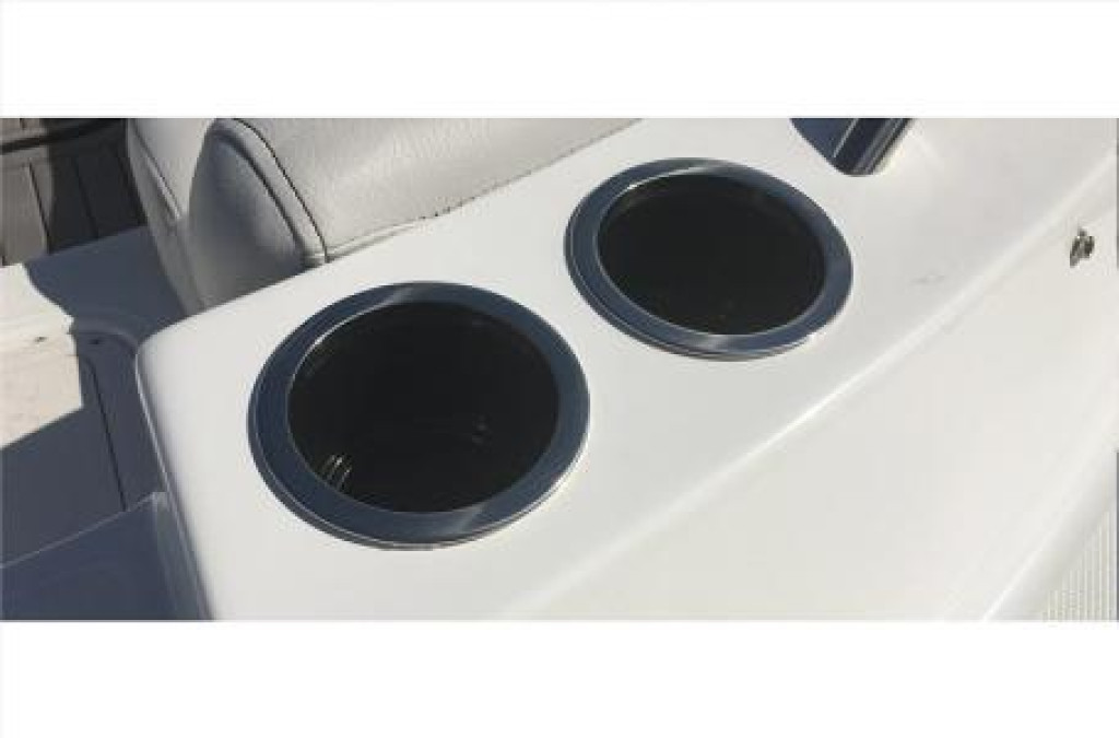 Hurricane SunDeck 187 IO